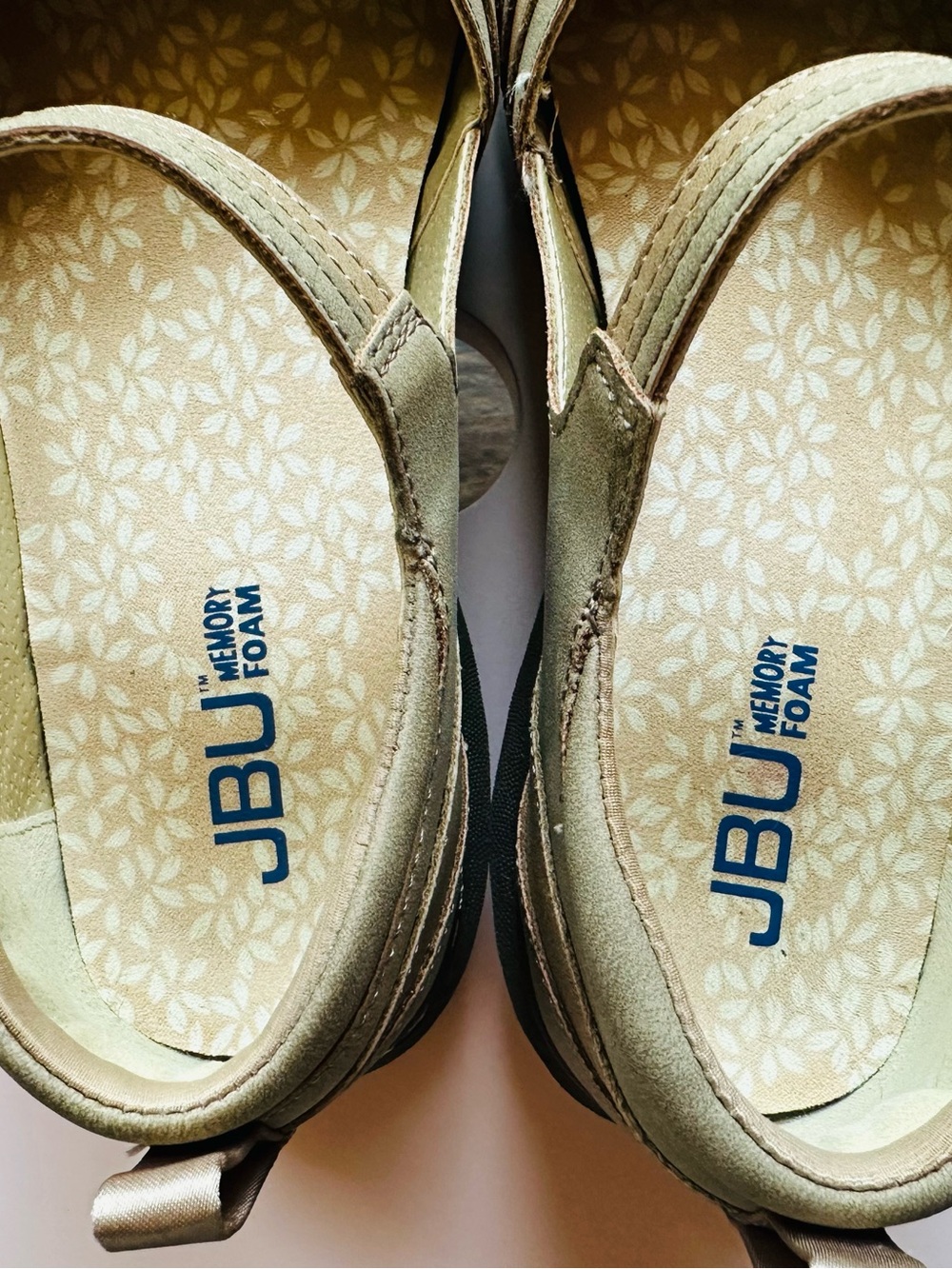 Jambu (JBU) Tan Mary Janes Shoes 6.5 - Picture 9 of 9